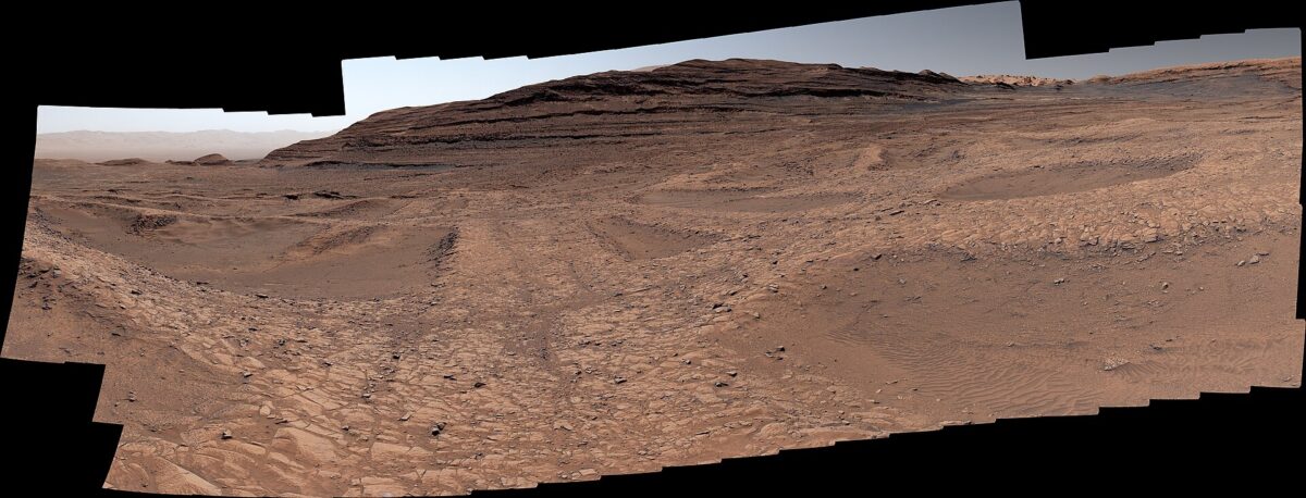Curiosity’s Martian dawn panorama frames a puzzling layer