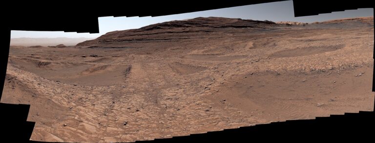 Curiosity’s Martian dawn panorama frames a puzzling layer